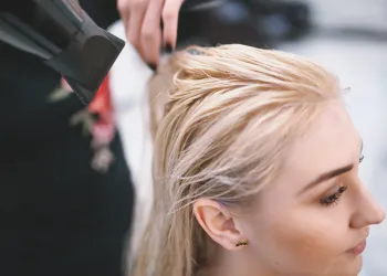 Szőkítés és tónusozás - Eisinger Salon